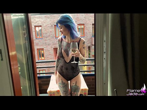 ❤️ Ragazza tremenda chì succhia cù una bocca è cazzo appassionatamente sottu à u celu apertu ️❌ Video porno à co.recetasketo.top ❤